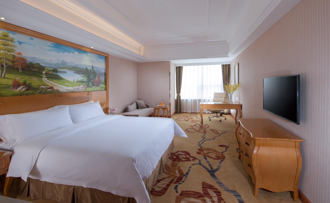 Vienna Hotel Hebei Zhuozhou High Speed Train Station Экстерьер фото